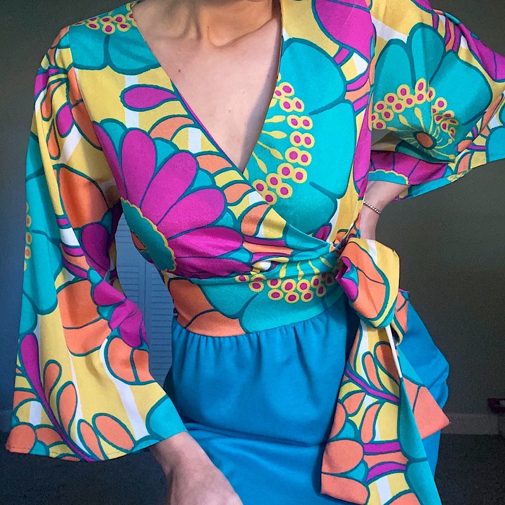 Judith March Bell Sleeve Hippie Print Dress